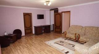 Гостиница Guest house Na Figurnoy 51 Адлер Семейный люкс с балконом-8